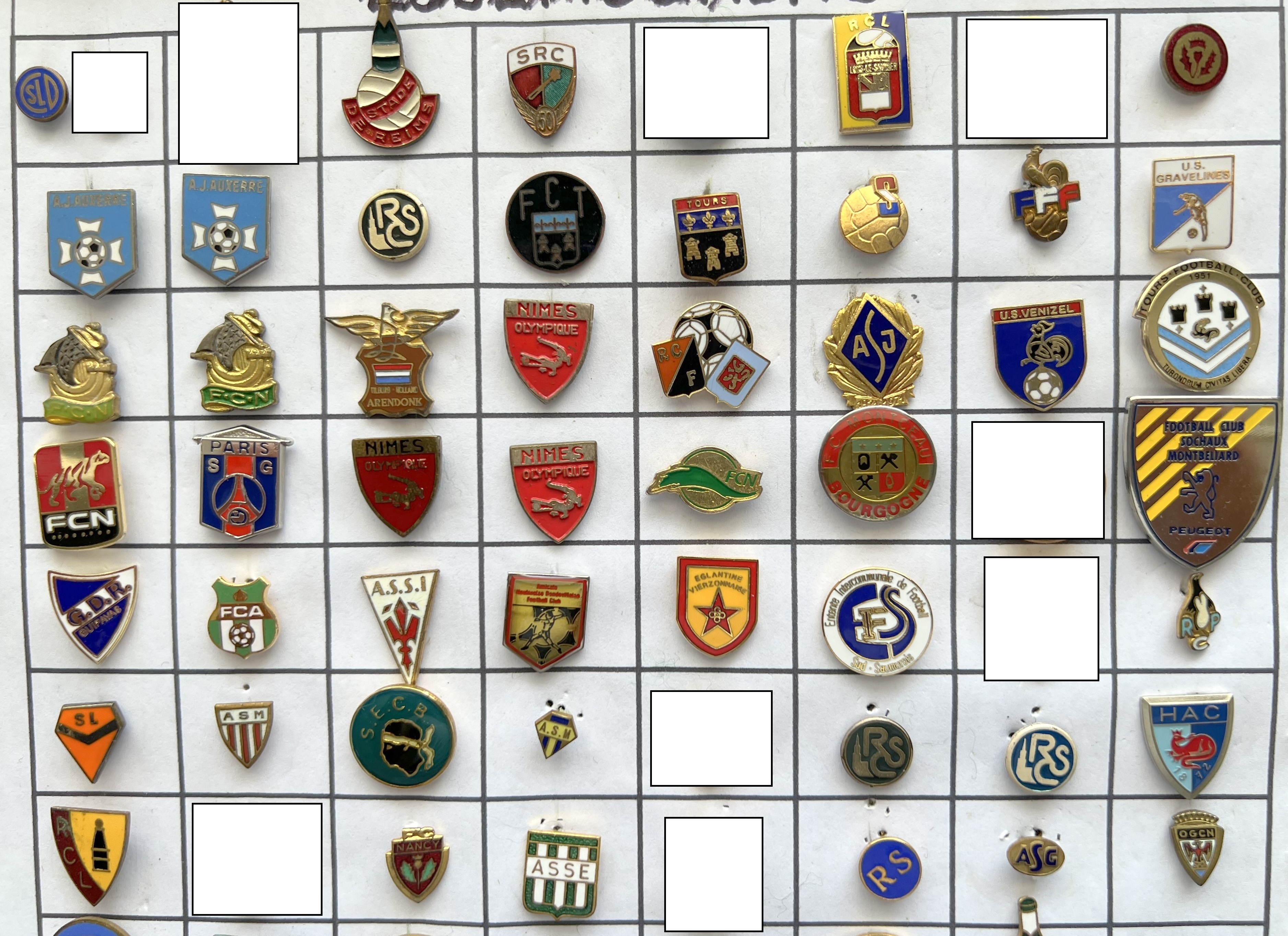 202206_FRA_STICK PINS_01
